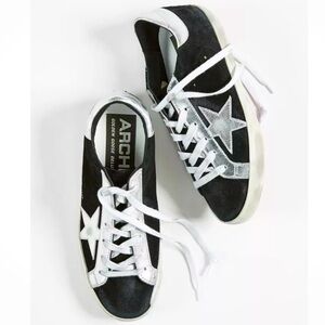 Golden Goose size 8 Superstar Sneakers Black/Silver